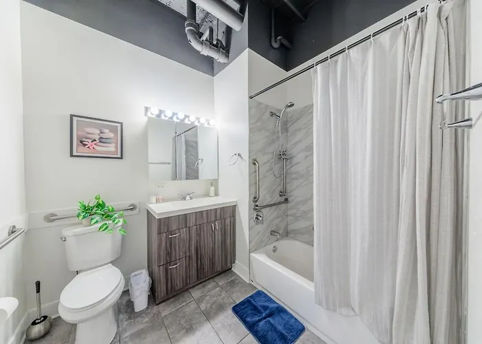 Group-friendly 2br With Optional Parking And Gym Access Near Mccormick Place And Soldier Field Appartement *