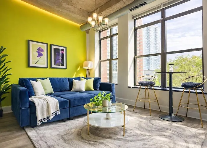 Group-friendly 2br With Optional Parking And Gym Access Near Mccormick Place And Soldier Field